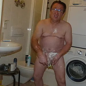 55Paul55 ist Nackt im Bad Galeriebild
