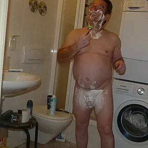 55Paul55 ist Nackt im Bad Galeriebild