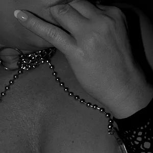 aperolspritzz in Black/White gallery image