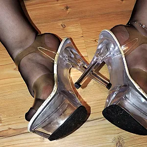 Sexy black und gogo Heels Galeriebild