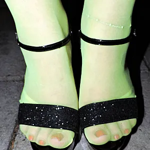 wifeycunt in shiny nylons gallery image