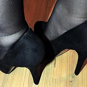 Nylons & High Heels Galeriebild