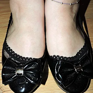 feets gallery image