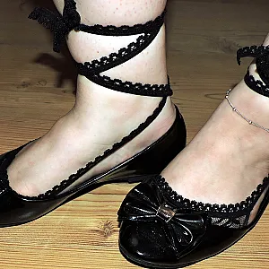 feets gallery image