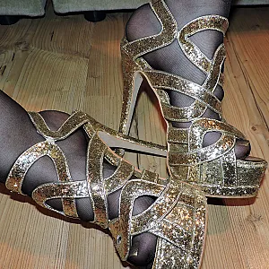 feets in heels gallery image