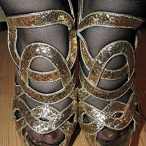 feets in heels gallery image