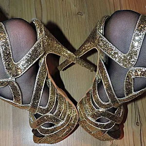 feets in heels gallery image