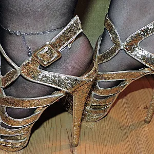 feets in heels gallery image