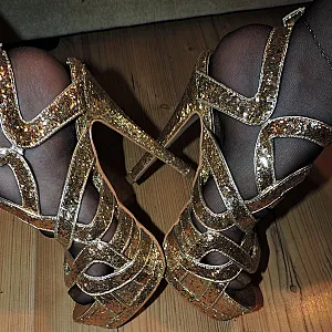 feets in heels gallery image