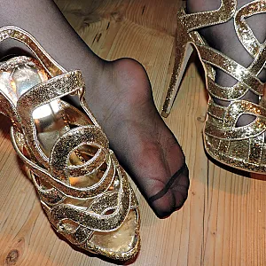 feets in heels gallery image
