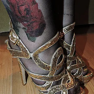 feets in heels gallery image