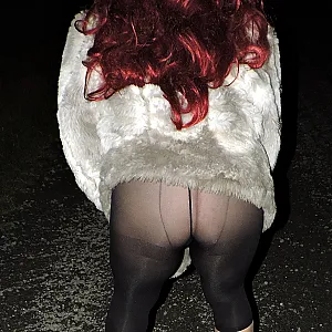 Geil in Nylons und Kunstpelz bei minus 3 Galeriebild