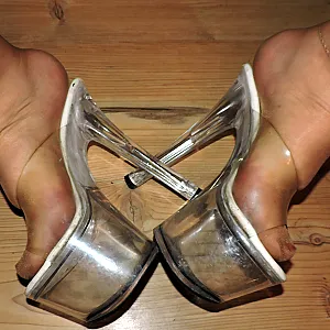Steffis Füße in High Heel und Nylons Galeriebild