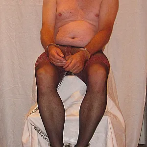 in Ketten und Strumpfhose Galeriebild