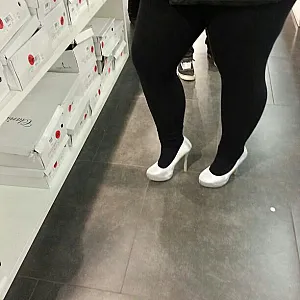 Meine geile posierende Frau Galeriebild