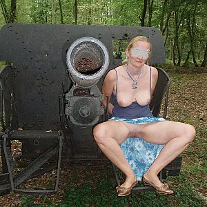 EXHIB, SEX, PEE NO WAR Galeriebild