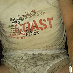 im hemd und frauenschlüpfer Galeriebild