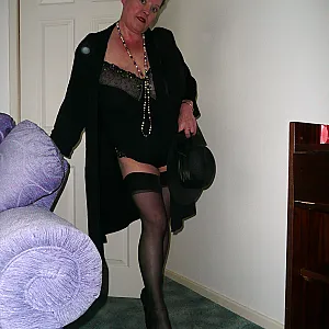 Secretchick40hh cup boobs mature  milf Galeriebild