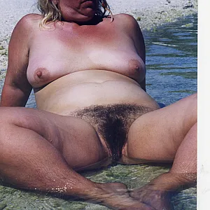 we love hairy women Galeriebild