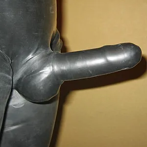Geil verpackte Latex-Schwänze aus diesem Forum warten auf Eure Kommentare Galeriebild