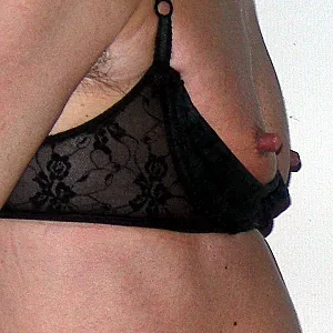 Small tits - large nipples Galeriebild