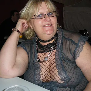 Collier de soumise en exterieur Galeriebild