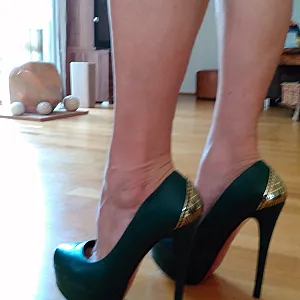 legs 7 gallery image