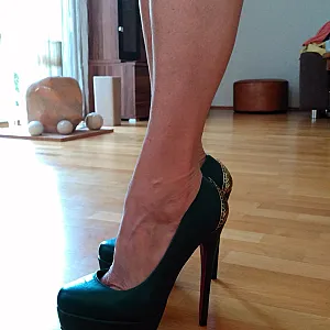 legs 7 gallery image