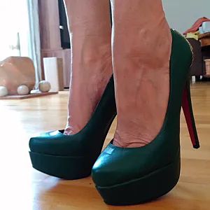 legs 7 gallery image