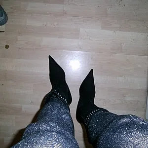 Heels and Pumps gallery image