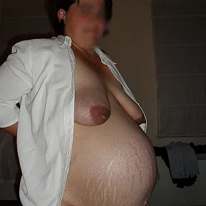 pregnancy 9th month gallery image