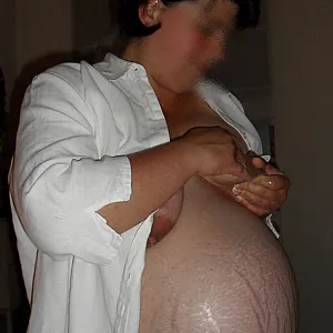 pregnancy 9th month gallery image