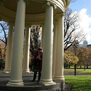 in a city park Galeriebild