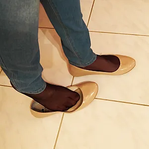 nylons cock and feets gallery image
