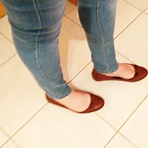 Heiße Skinny Jeans + neue Schuhe Galeriebild