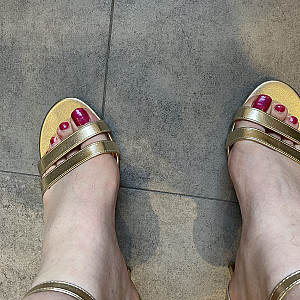 feet and shoegames gallery image