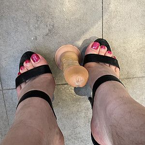 feet and shoegames gallery image