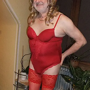 me in red dessous gallery image