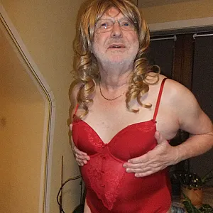 me in red dessous gallery image