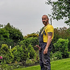 Harter Schwanz im Garten Galeriebild