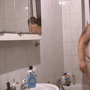 First Image Of crazy1963's Video - Gegenseitig beim Duschen gefilmt 1