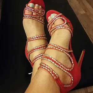 First image of Lisa1974's Gallery - she and feets