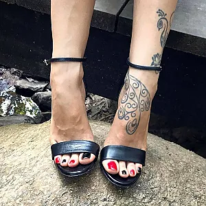 Feets gallery image