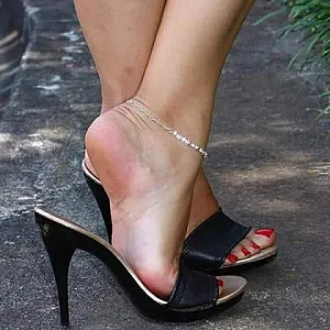 Feets gallery image