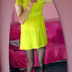 In Frauenkleidern werde ich immer ganz heiß Galeriebild