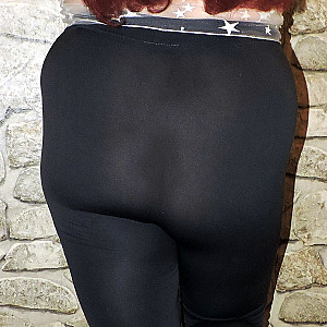 Sexy und geil in Leggins Galeriebild