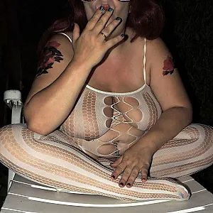 Outdoor im Catsweat mit Analplug Galeriebild
