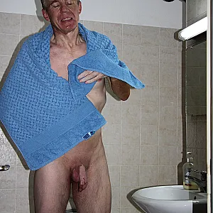 First image of kysymys's Gallery - while taking a shower