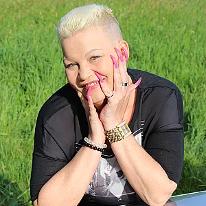 Gina White besucht den Lipno See in Tschechien Galeriebild