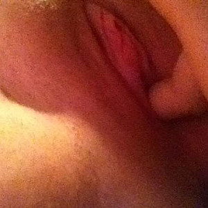 Pussy wants an hard dick! gallery image